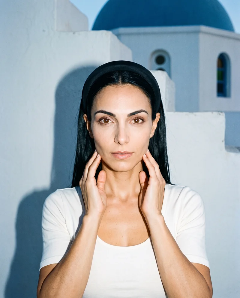 Black Padded Headband, Bust at Front, Flash Editorial lighting