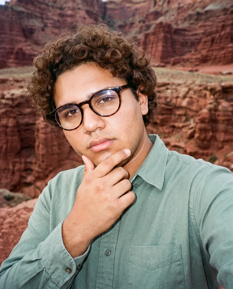 Men's Round Blue-Light Glasses, Selfie at Front, Flash Editorial lighting