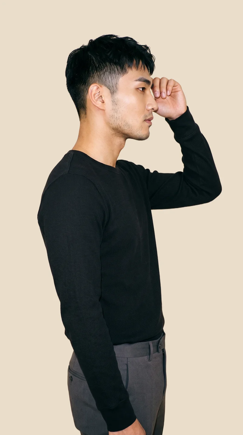 Men's Black Thermal Top, Upper body at Side, Studio Cutout lighting