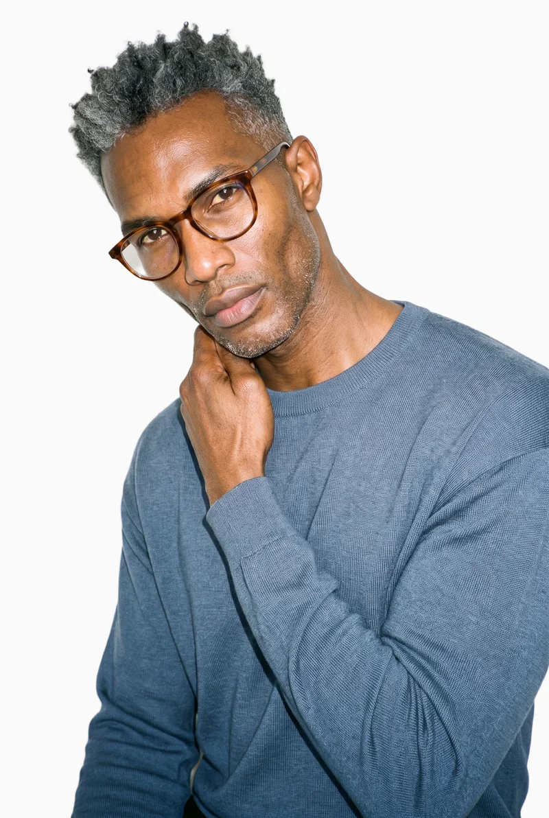 Men's Tortoiseshell Blue-Light Glasses, Upper body at Three-quarter, Studio Cutout lighting