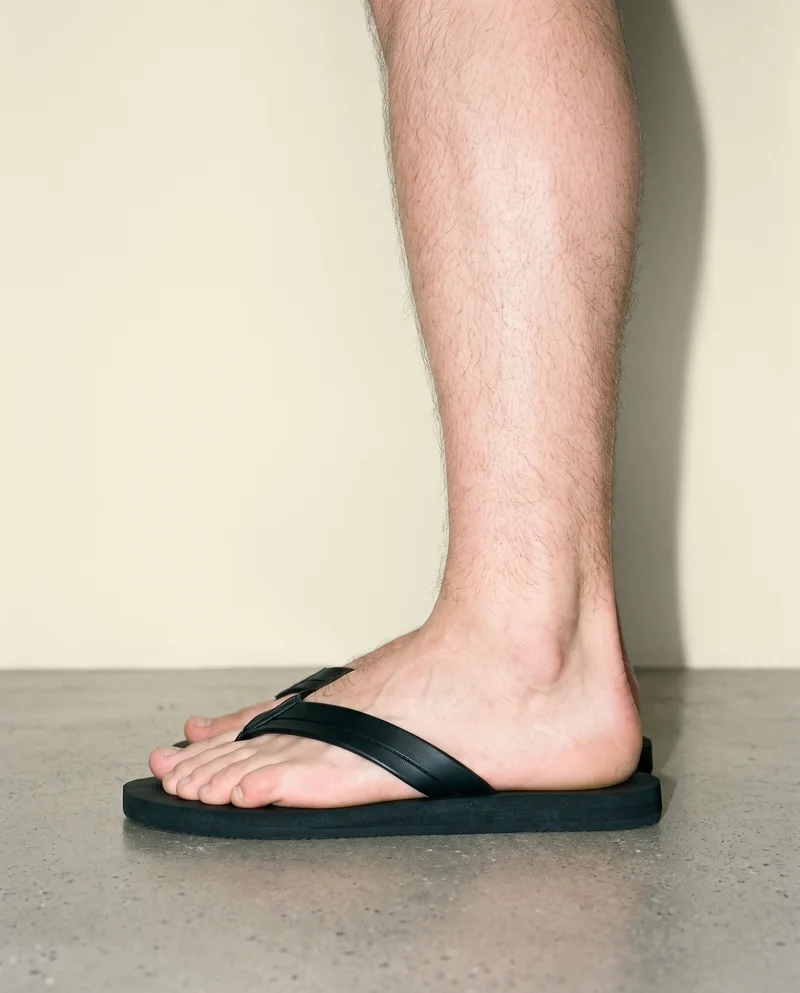 Men's Black Flip-Flops, Ankle at Side, Natural E-Commerce lighting
