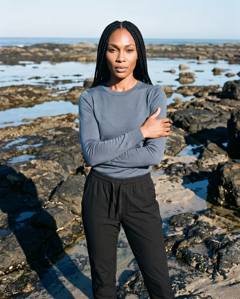 Women's Black Hiking Trousers, Three-quarter length at Front, Flash Editorial lighting