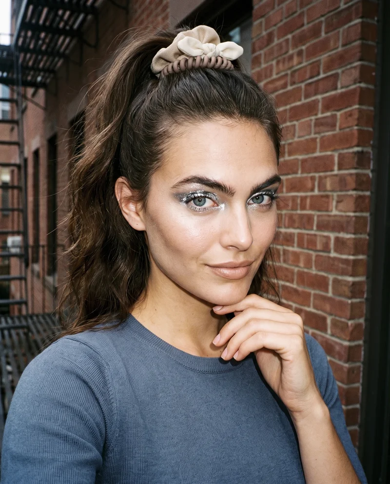 Neutral Hair-Tie Set, Selfie at Front, Clean Catalog lighting