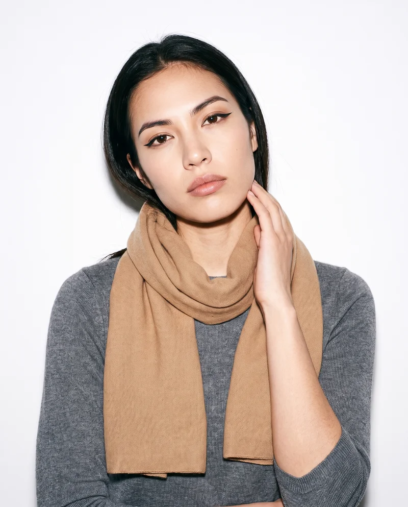 Women's Camel Cashmere Scarf, Bust at Front, Clean Catalog lighting