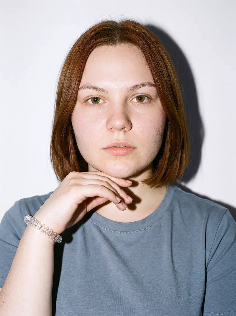 Spiral Hair Tie, Bust at Front, Flash Editorial lighting