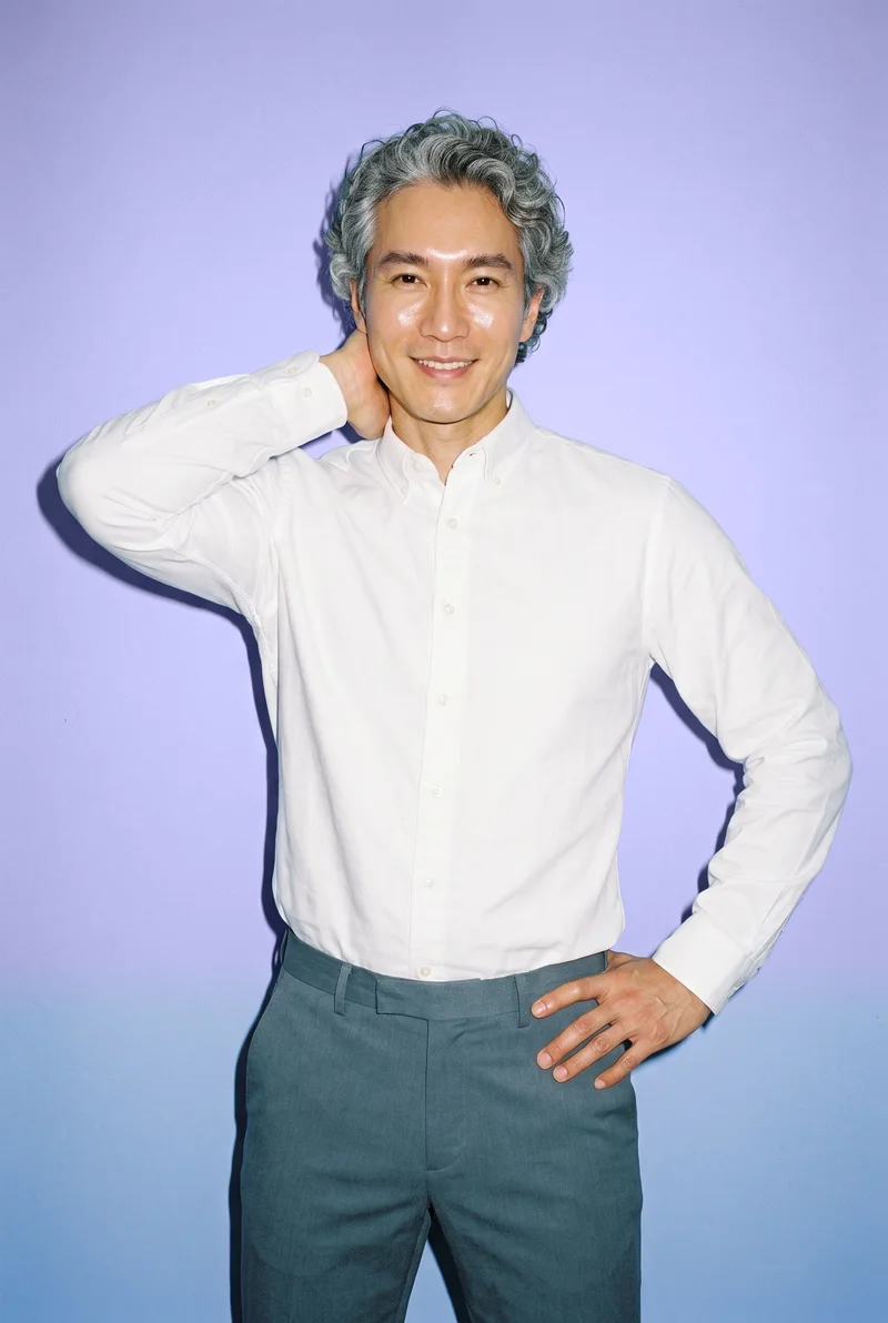 White Oxford Shirt, Upper body at Front, Natural E-Commerce lighting