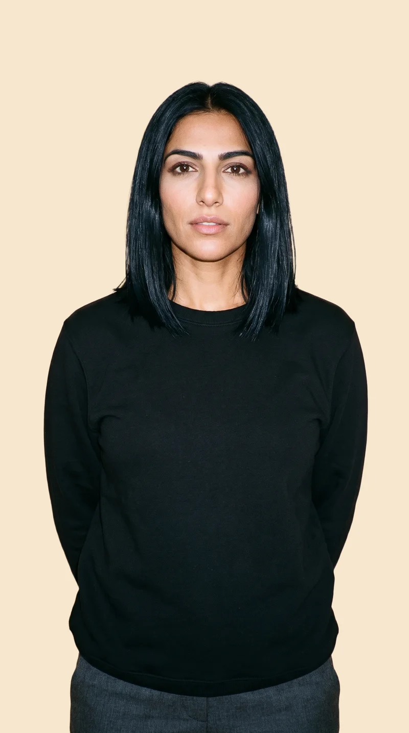 Women's Black Crewneck Sweatshirt, Upper body at Front, Studio Cutout lighting