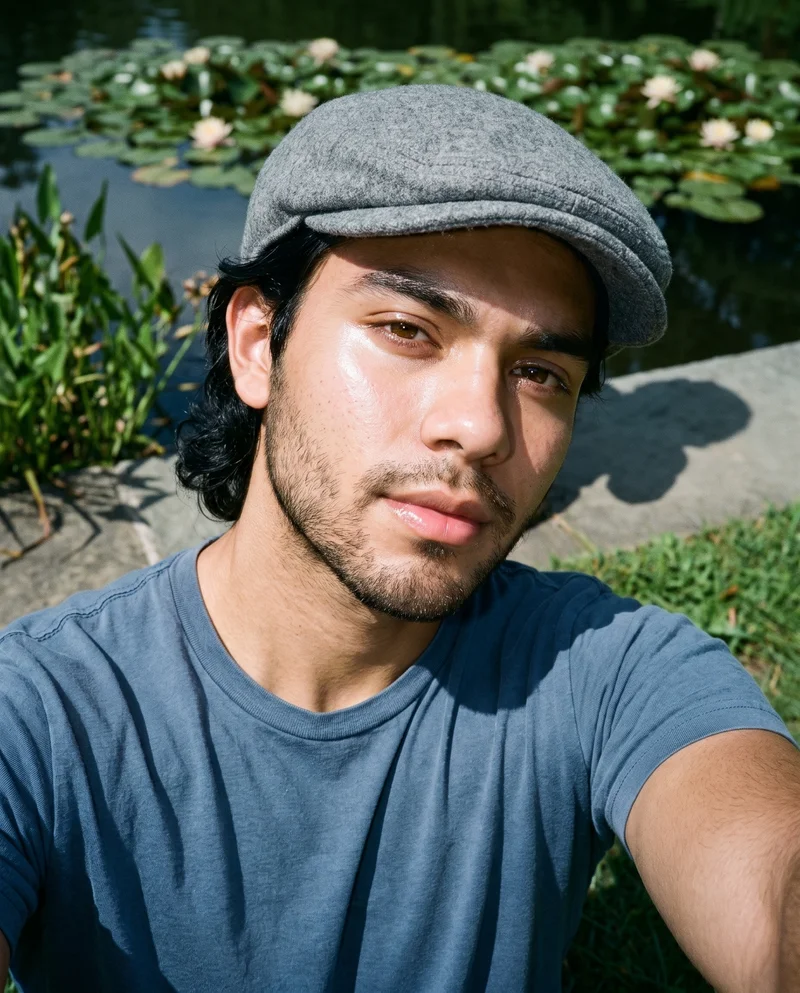 Men's Grey Wool Flat Cap, Selfie at Front, Flash Editorial lighting
