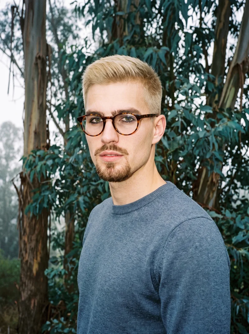 Men's Tortoiseshell Round Optical Frame, Bust at Three-quarter, Clean Catalog lighting
